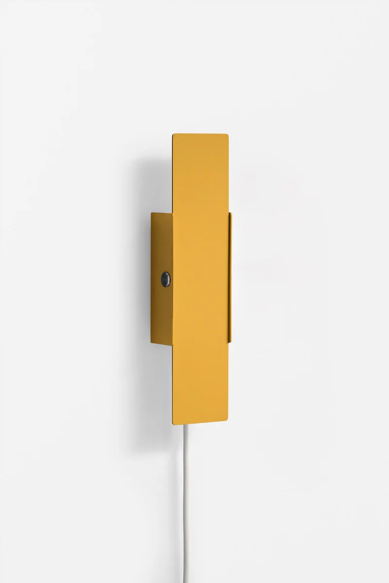 Pivoting Wall Lamp