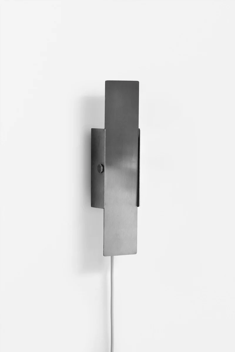 Pivoting Wall Lamp