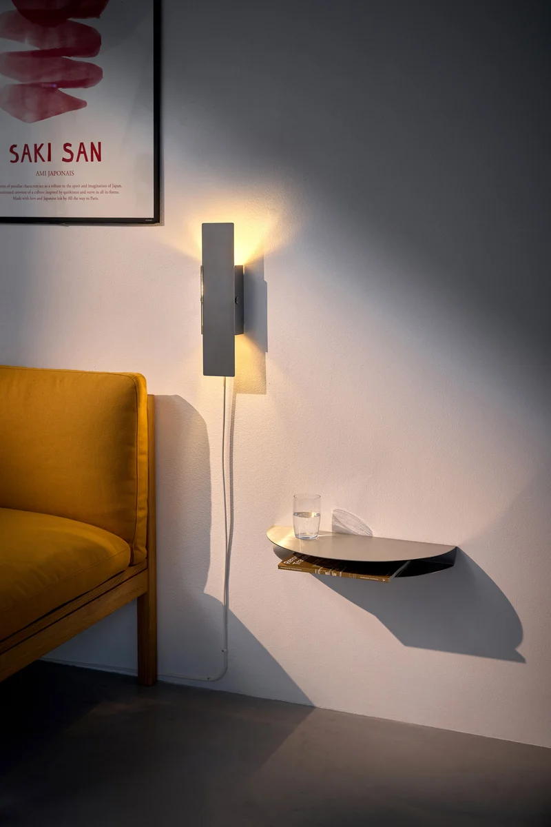 Pivoting Wall Lamp