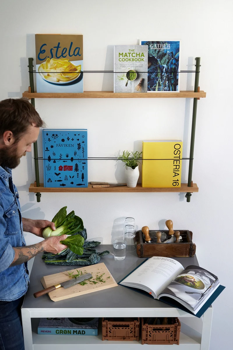 Shelving System – Magazine Shelving