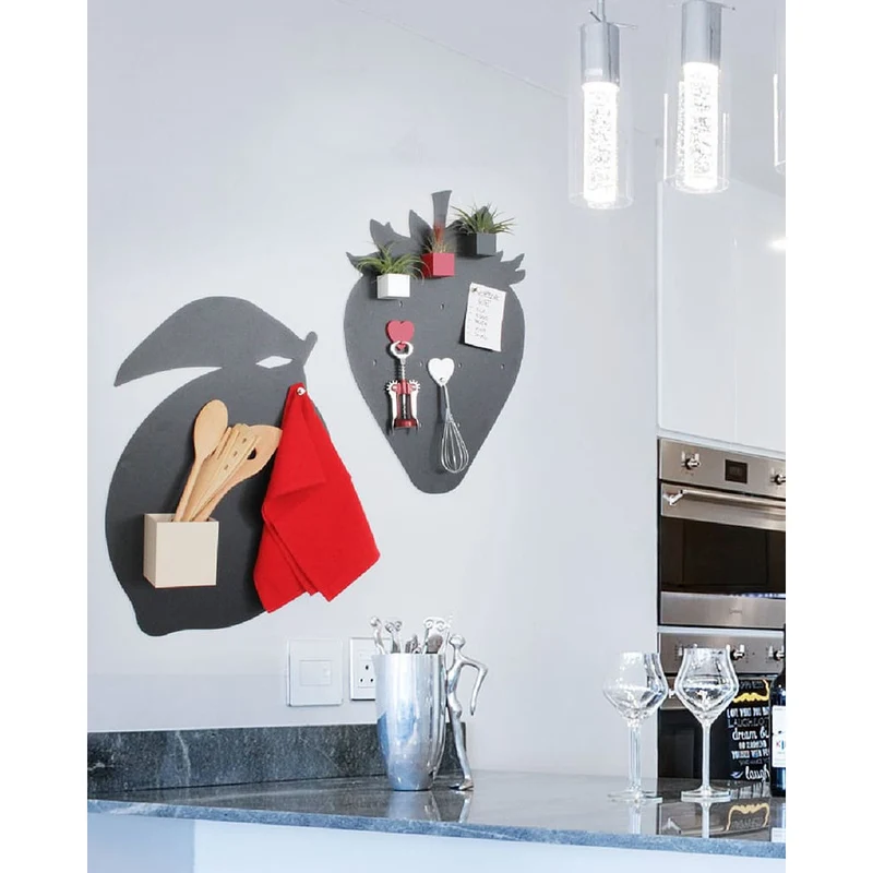 KalaMitica® Magnetische Kreidetafel "Erdbeere", 38x56cm, Schwarz/Anthrazit