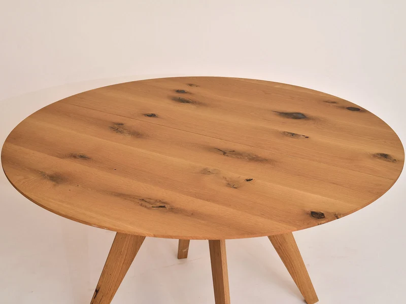 Tisch Sfer, D 130 cm - Lebendige Wildeiche zum atrakativen Preis