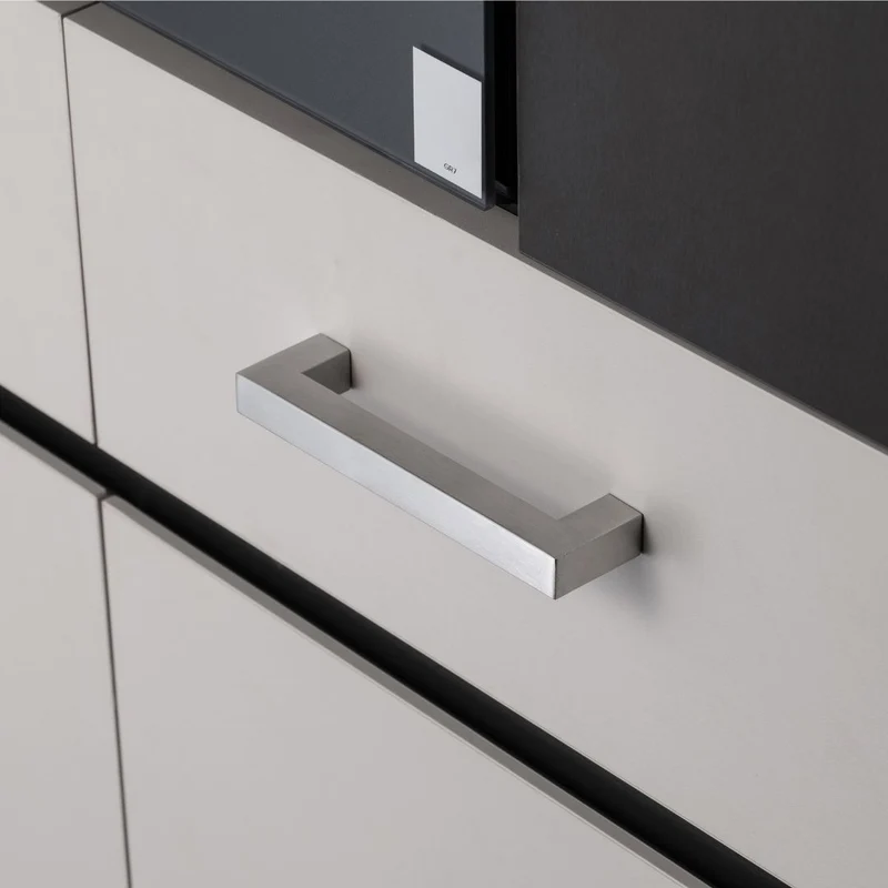 Möbelgriffe quadratisch Edelstahl gebürstet mit Profil 15x15mm