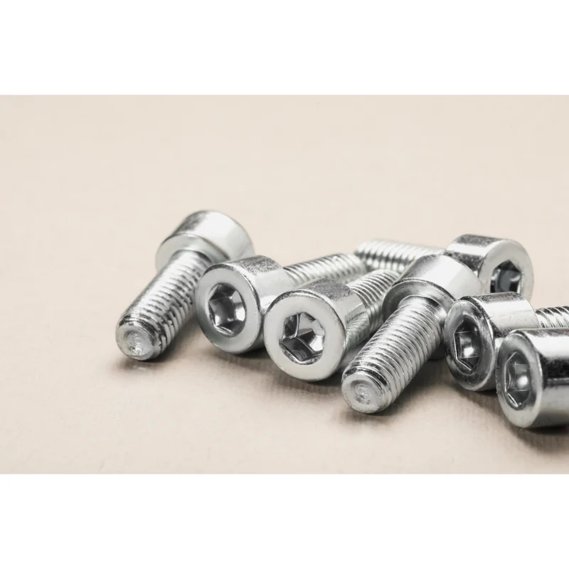 30er Set | 10x Zylinderschrauben + 10x Scheiben + 10x Sicherungsmuttern