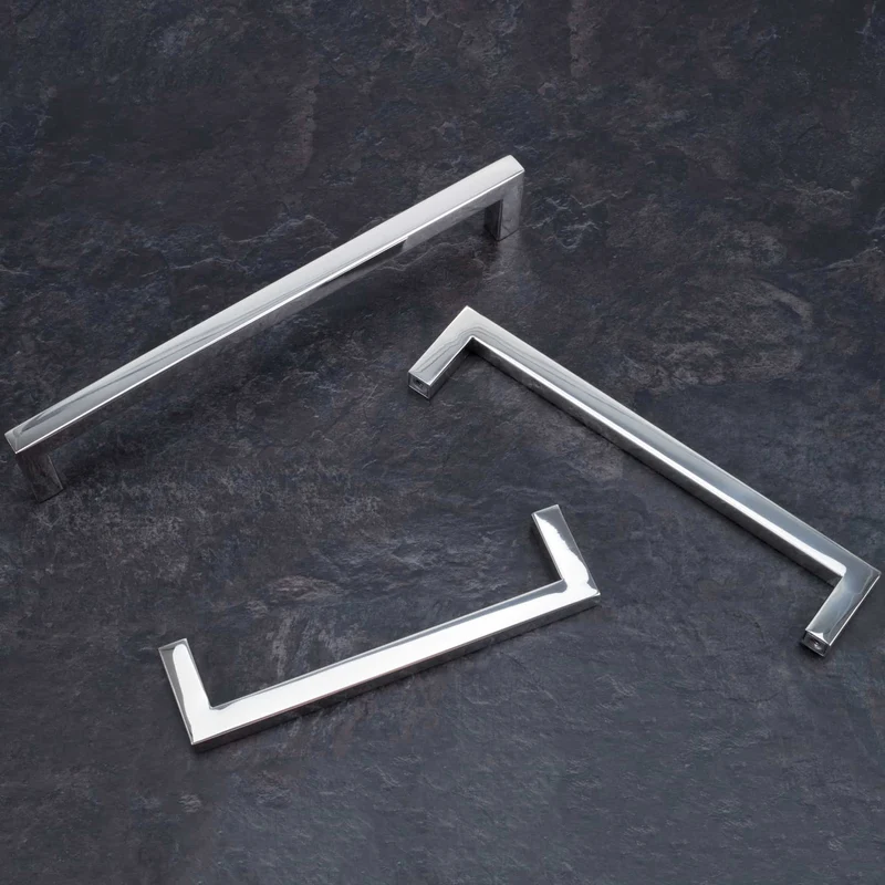 Möbelgriff aus Edelstahl quadratisch hochglanzpoliert Profil 10x10mm