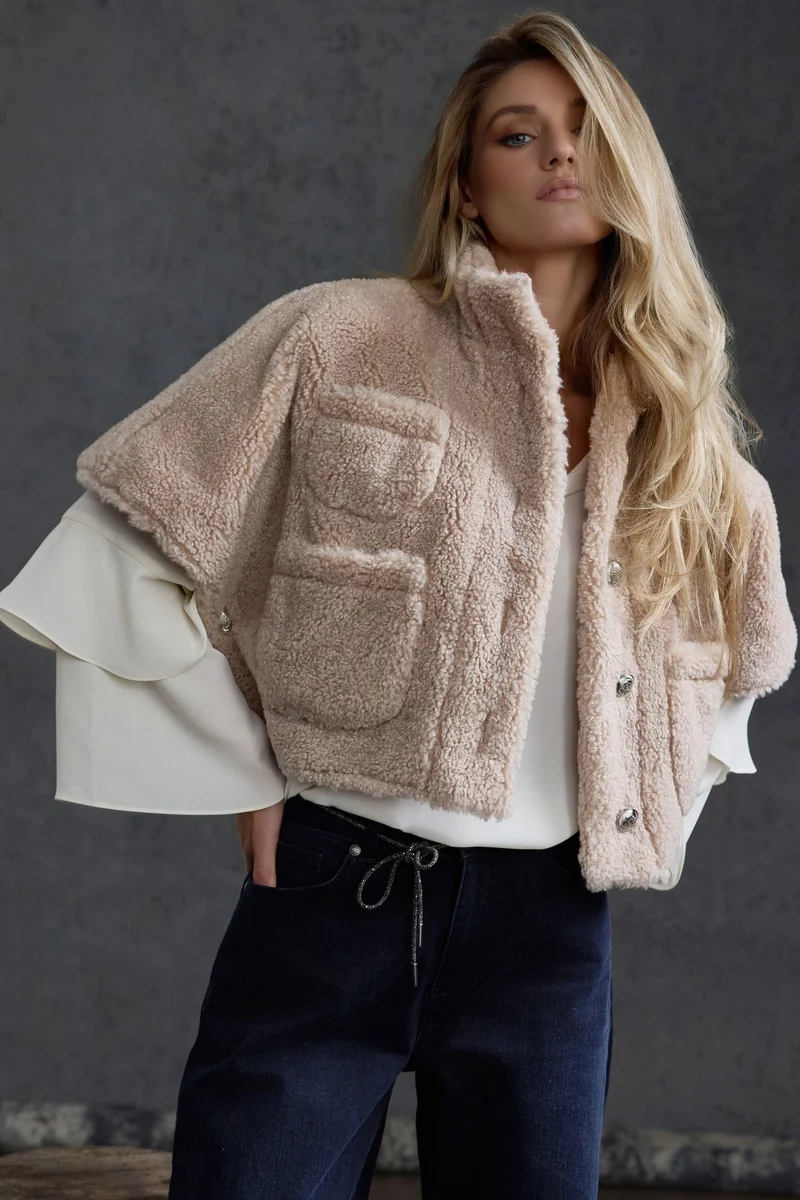 Teddy Cape
