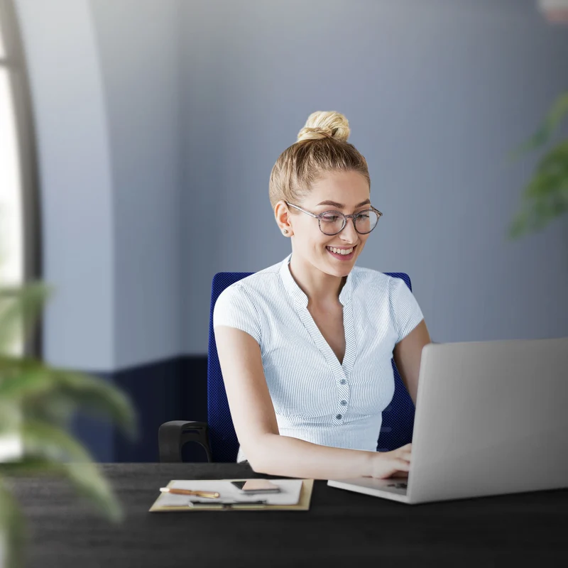 Ergonomischer Bürostuhl mit Armlehnen Netzgewebe Blau mit Rollen ML-Design