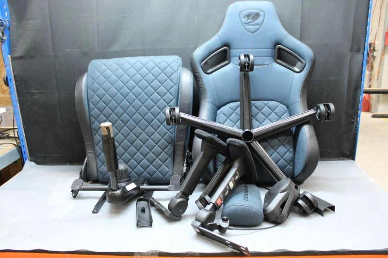 C-Ware Cougar Gamingstuhl Defensor S Navy gepolstert Stuhl 150kg ergonomisch Navy