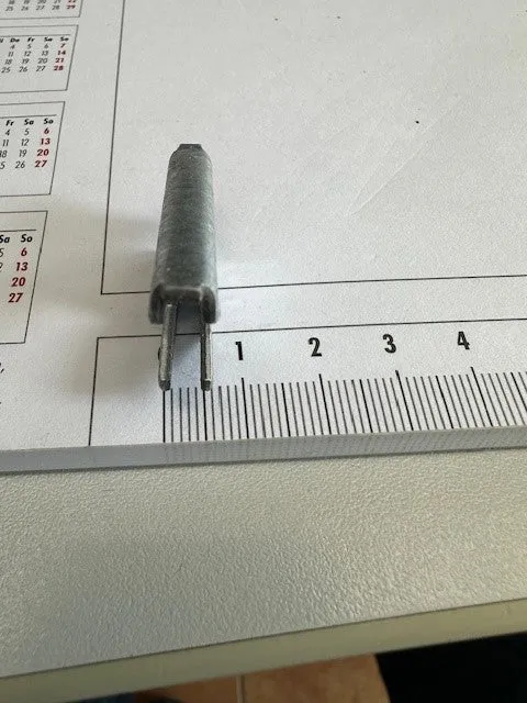 Fachbodenträger Schraubregal