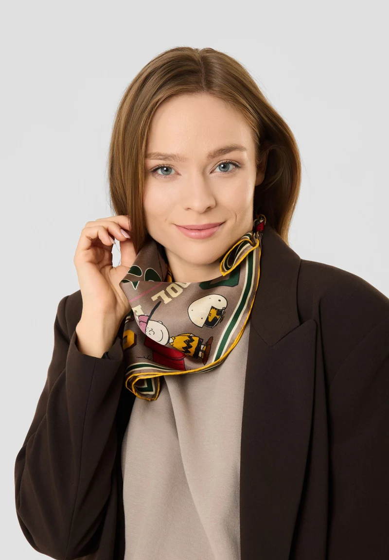 Luxuriöses Nicki Tuch aus reiner Seide mit Peanuts-Motiven