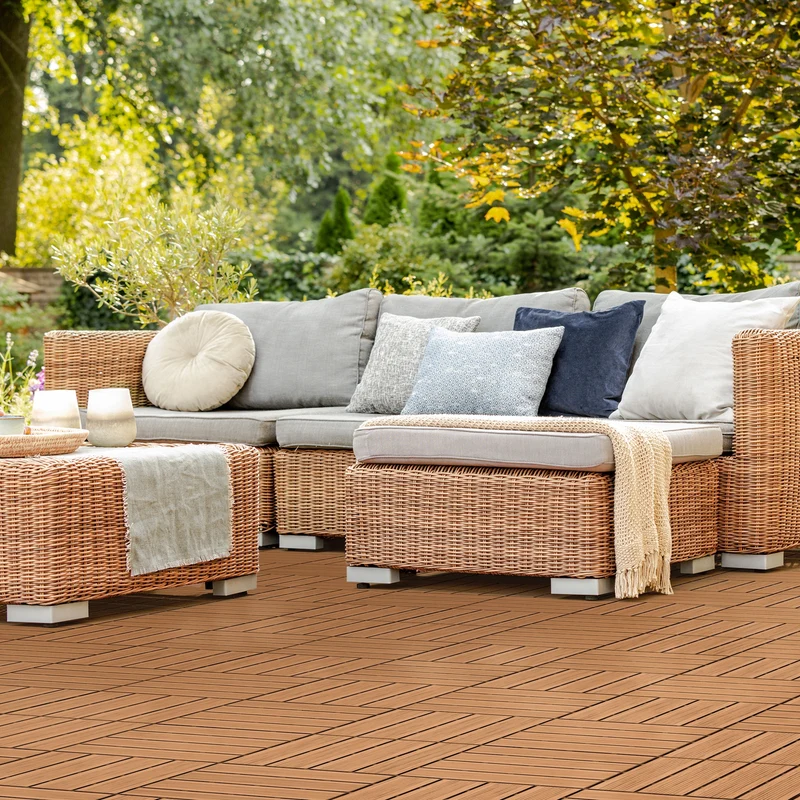 WPC Terrassenfliesen 30x30 cm 44er Set für 4m² Hellbraun in Holzoptik Balkon Bodenbelag mit Drainage und Klicksystem Terrassendielen Balkonfliesen