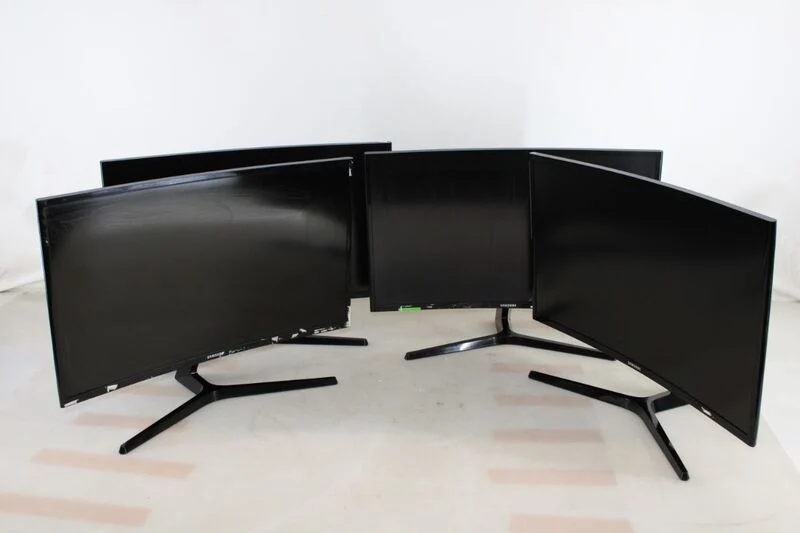 4x Samsung 27 Zoll Curved Monitore C27F398FWR / C27F396FHU – Set