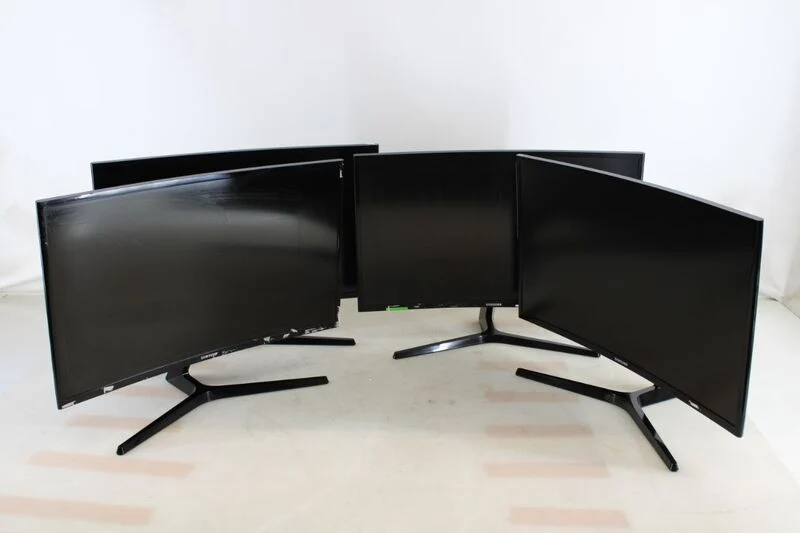 4x Samsung 27 Zoll Curved Monitore C27F398FWR / C27F396FHU – Set