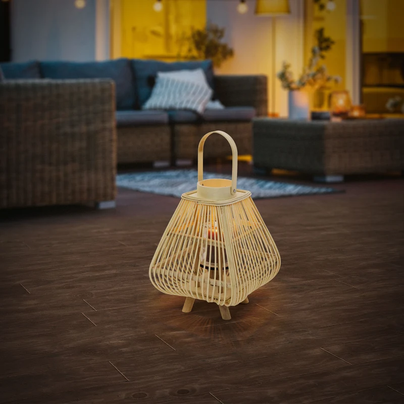 Bambus Laterne, Windlicht H: 45,5 cm Holzfarbe, Boho Gartenlaterne mit Henkel & Glaseinsatz, Flechtoptik Kerzenhalter