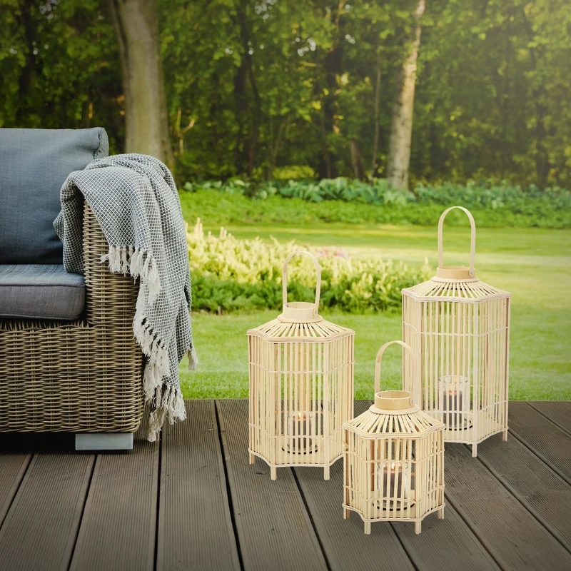 Bambus Laterne, Windlicht H: 60 cm Holzfarbe, Boho Gartenlaterne mit Henkel & Glaseinsatz, Flechtoptik Kerzenhalter