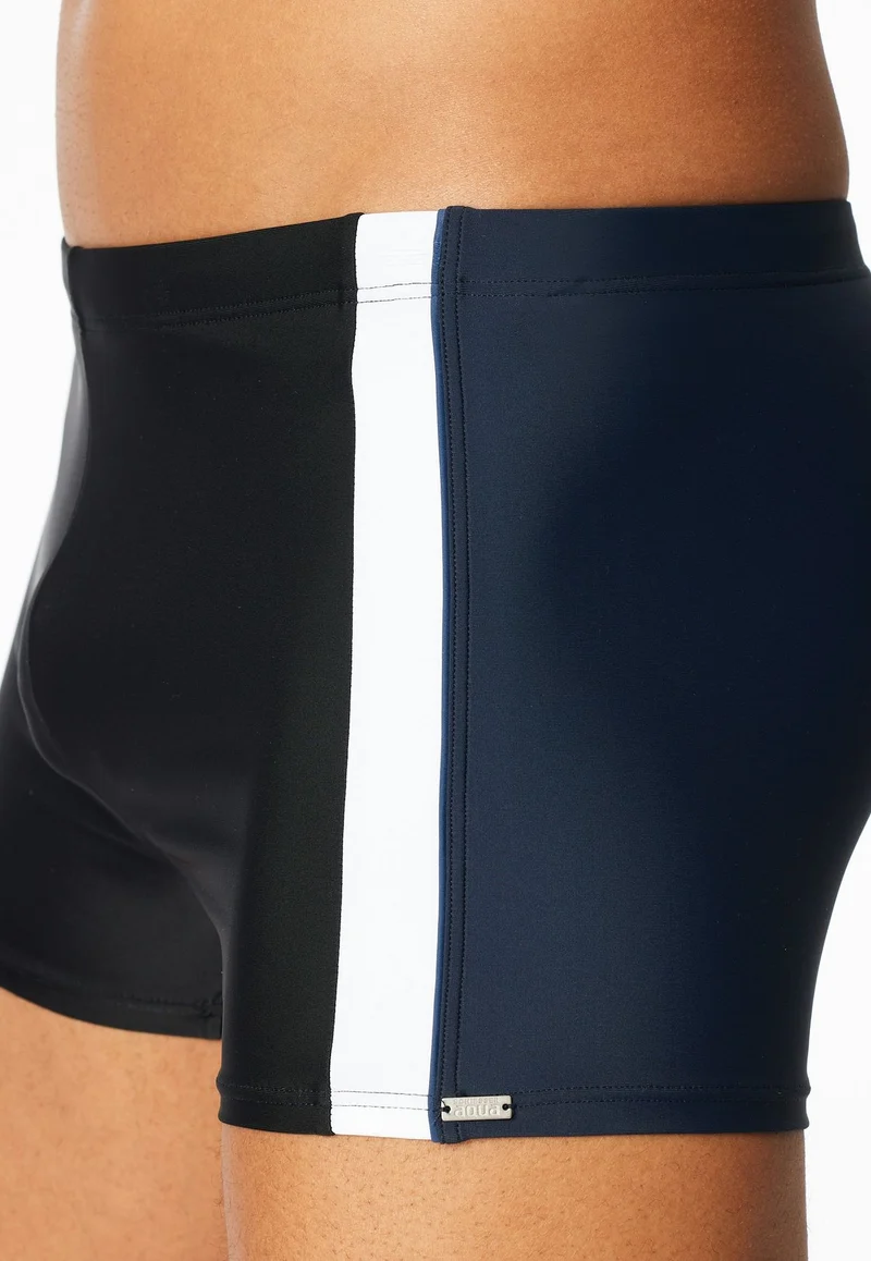 Badehose mit Bein
