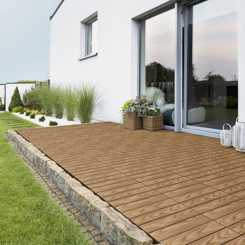 4x WPC Terrassenfliesen 30x30 cm 11er Spar Set für 1m² Teak in Holzoptik Bodenbelag mit Drainage und Klicksystem