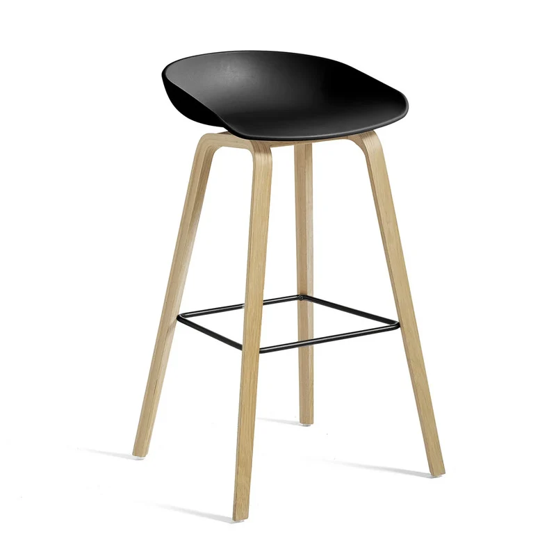 B-Ware HAY Hocker Barstuhl About A Stool Sitzhöhe 65 cm Eiche Schwarz Kunststoffgleiter