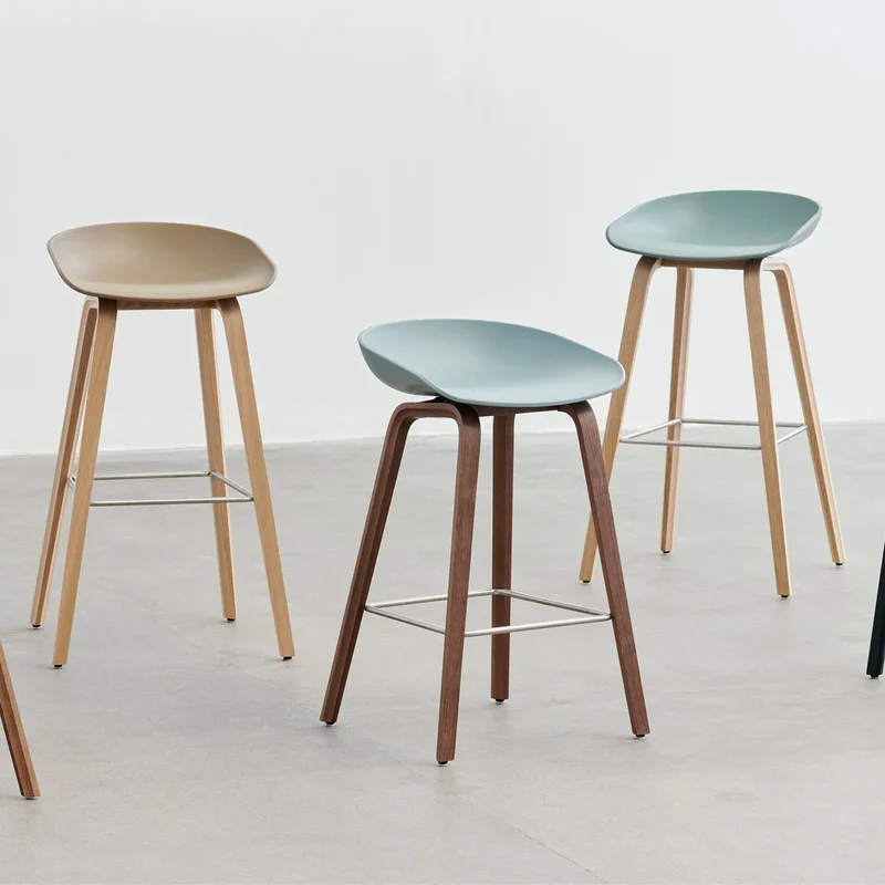 B-Ware HAY Hocker Barstuhl About A Stool Sitzhöhe 65 cm Eiche Schwarz Kunststoffgleiter