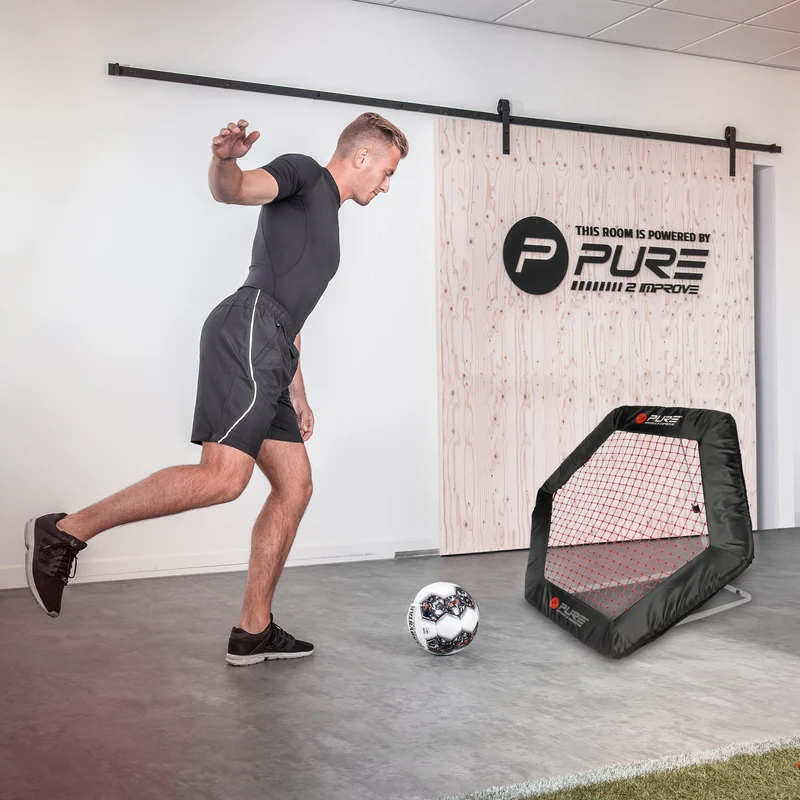 Rebounder Kicker für Fußball und Sport in Hexagon-Form 140x125 cm aus Metall Pure2Improve