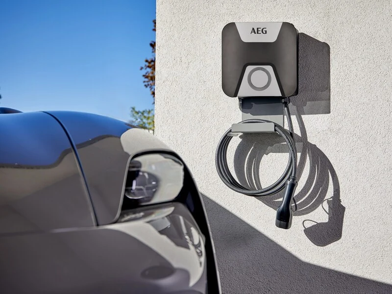 B-Ware AEG Wallbox Supreme LINE 22 kW Ladestation für Elektrofahrzeuge mit WiFi Kabel
